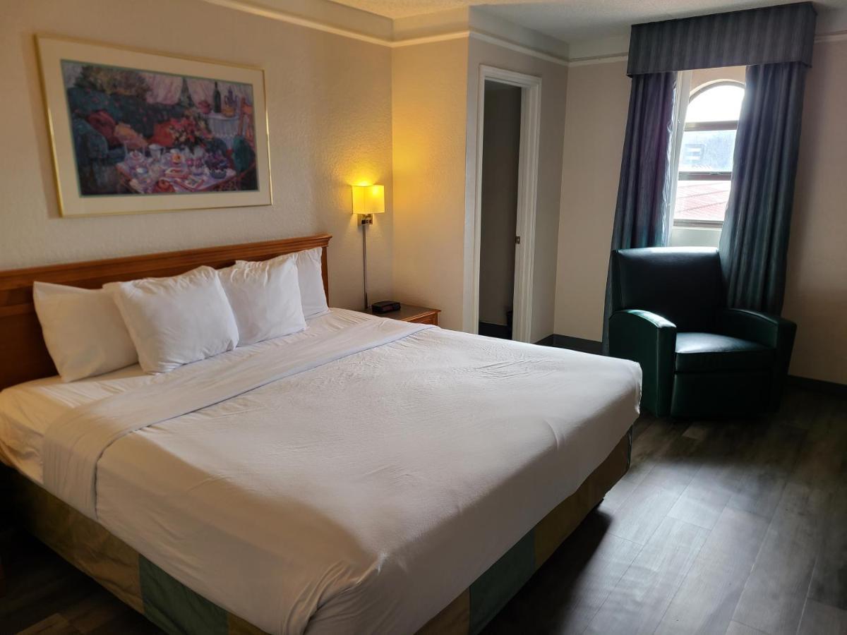 La Quinta Inn By Wyndham Φάρμινγκτον Εξωτερικό φωτογραφία