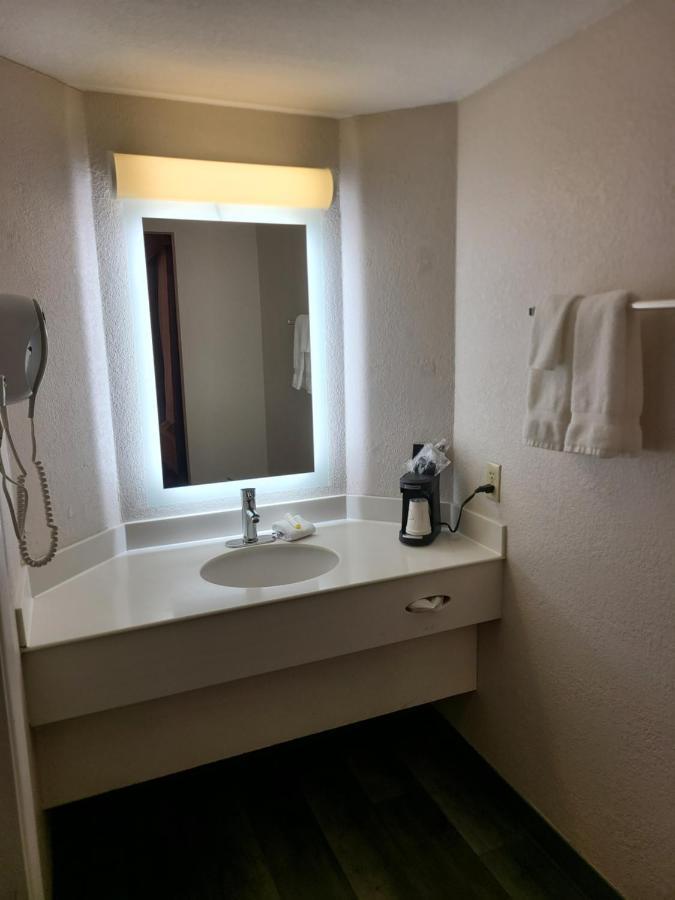 La Quinta Inn By Wyndham Φάρμινγκτον Εξωτερικό φωτογραφία